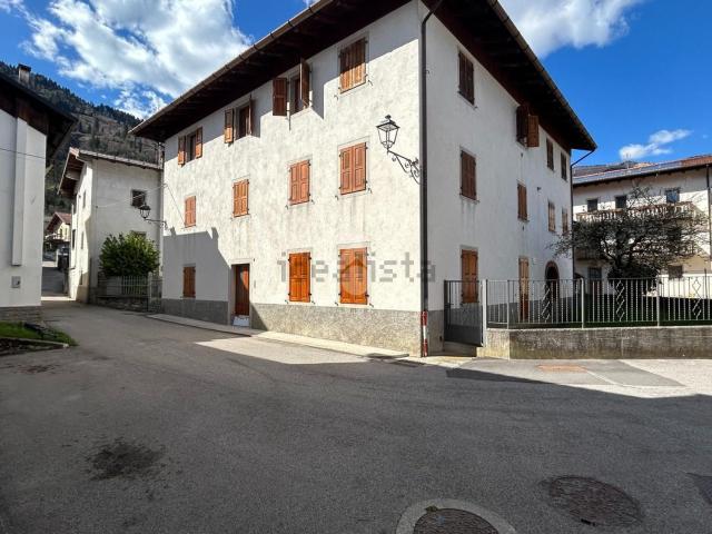 Appartamento in vendita a Sutrio, Friuli-Venezia Giulia
