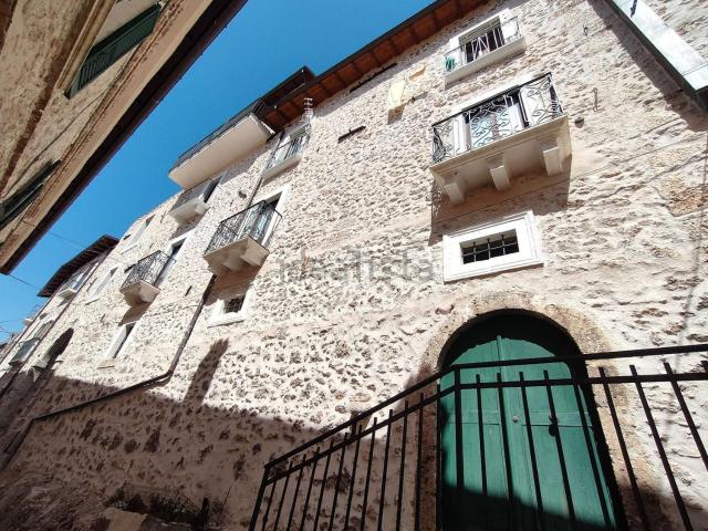 Appartamento in vendita a Calascio, Abruzzo