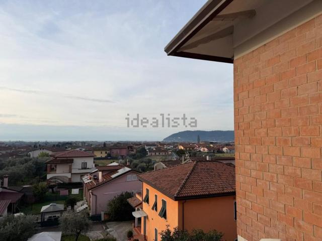 Appartamento in vendita a Isola, Luni