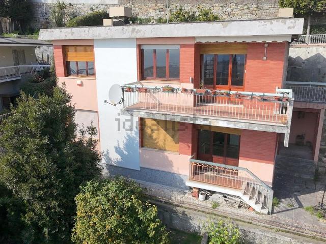 Appartamento in vendita a Centro Est, Serra Riccò