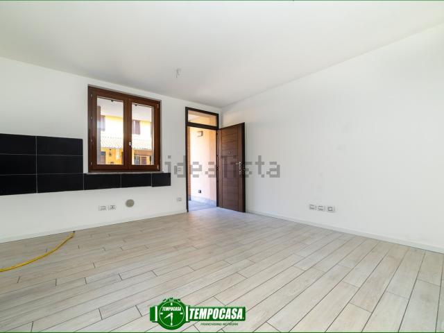 Appartamento in vendita a Burago Di Molgora, Lombardia