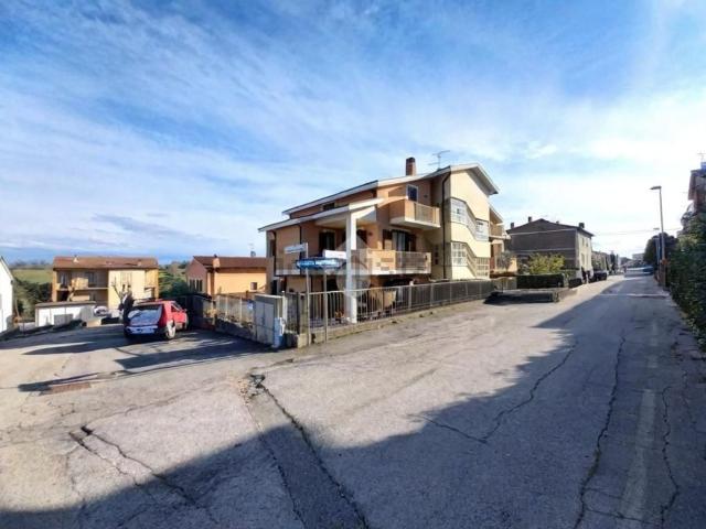 Appartamento in vendita a Montecastrilli, Terni