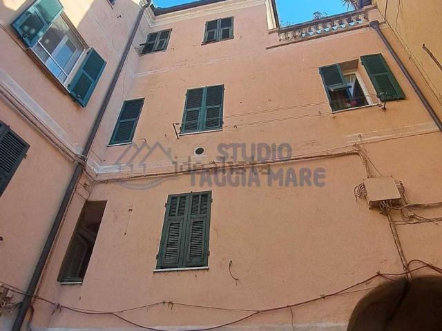 Appartamento in vendita a Badalucco, Provincia di Imperia