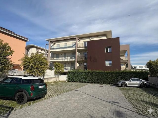 Appartamento in vendita a Curnasco, Treviolo
