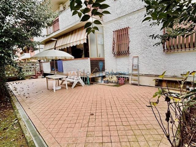 Appartamento in vendita a Poggioletto, Marina Di Massa