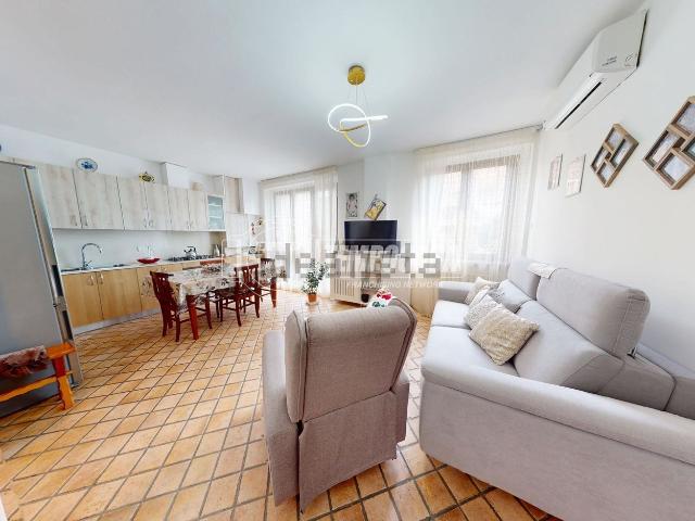 Appartamento in vendita a Rovellasca, Lombardia