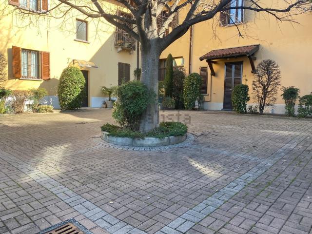 Appartamento in vendita a Besana In Brianza, Lombardia