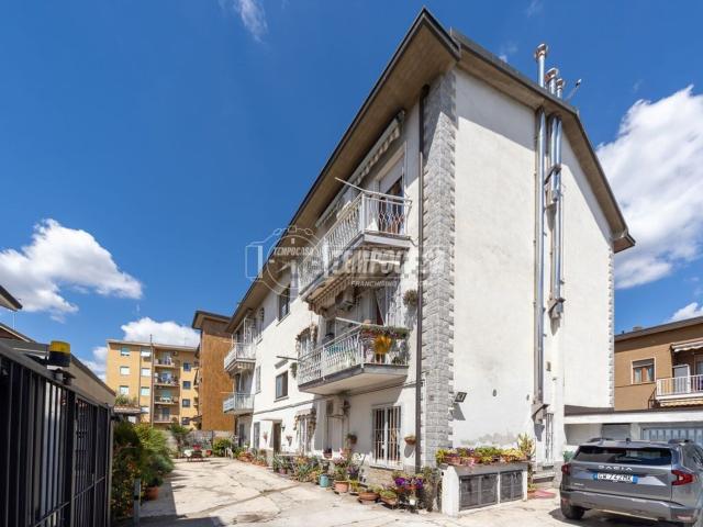 Appartamento in vendita a Muggiò, Lombardia