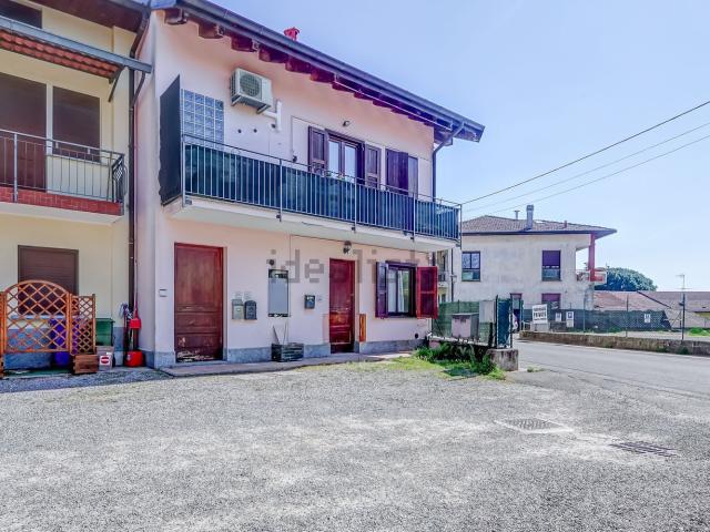 Appartamento in vendita a Bregano, Lombardia