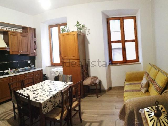 Appartamento in vendita a Piansano, Lazio