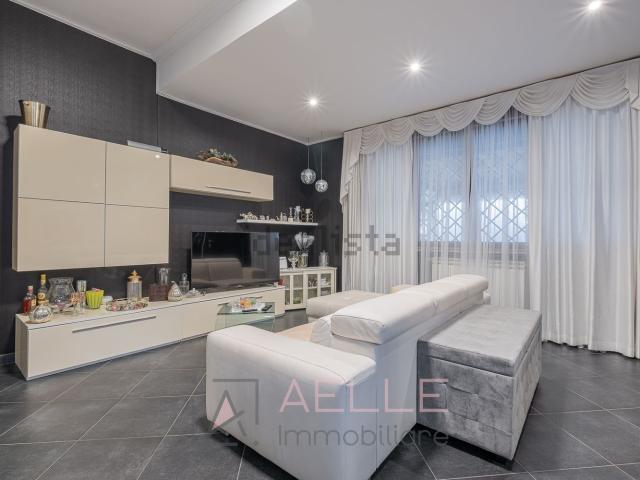 Appartamento in vendita a Stagni di Ostia, Roma Capitale