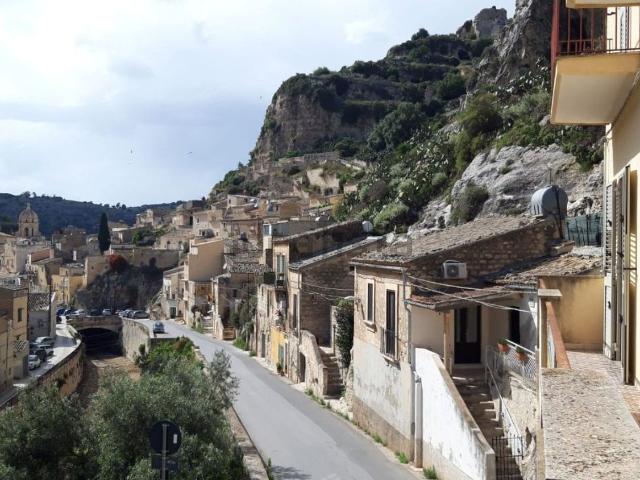 Appartamento in vendita a Cava D'aliga, Sicilia
