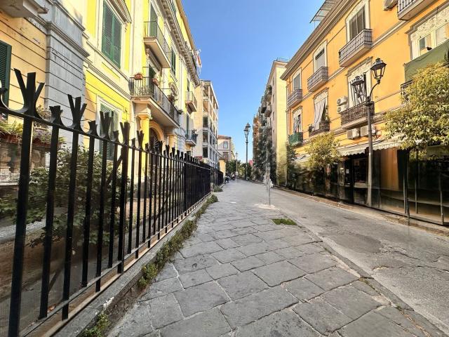 Appartamento in vendita a Portici, Campania