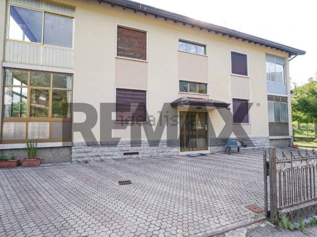 Appartamento in vendita a Sant'omobono Imagna, Lombardia