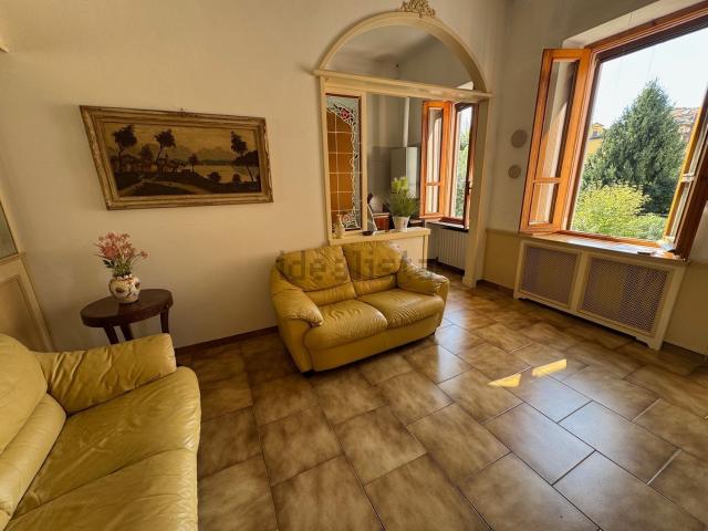 Appartamento in vendita a Pavia, Lombardia
