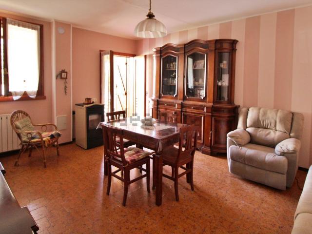 Appartamento in vendita a Varzi, Lombardia