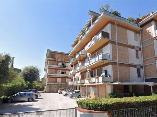 Appartamento in vendita a Marina di Massa, Marina Di Massa