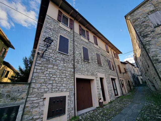 Appartamento in vendita a Calestano, Reggio Emilia