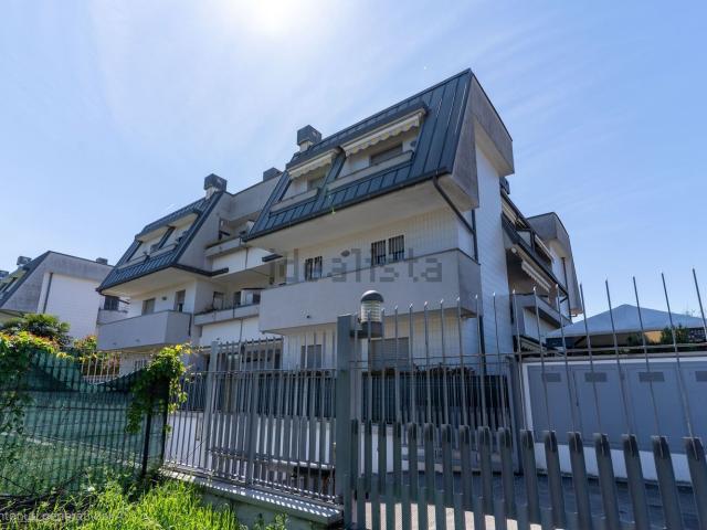 Appartamento in vendita a Desio, Lombardia