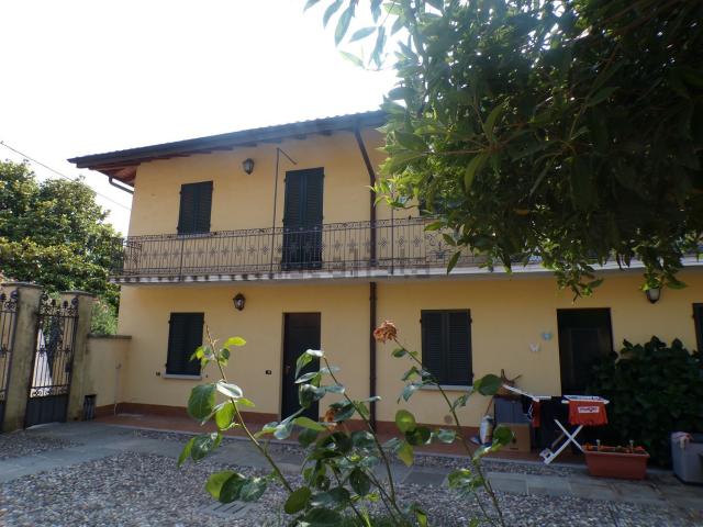 Appartamento in vendita a Comabbio, Lombardia