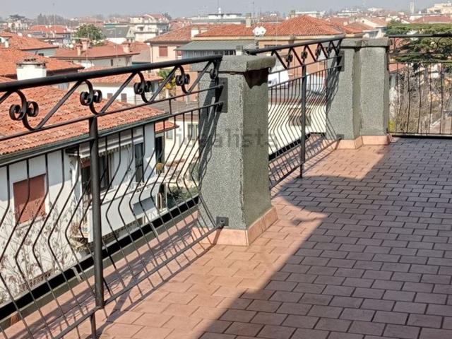 Attico in vendita a Mestre-Carpenedo, Venezia