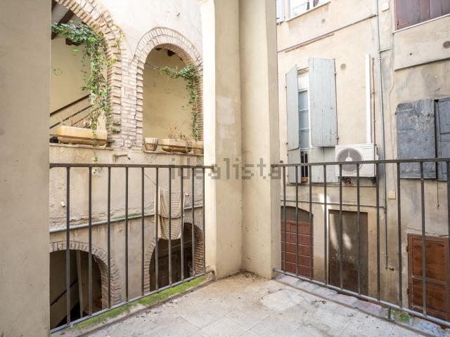 Appartamento in vendita a San Francesco-Giardini Pubblici, Re