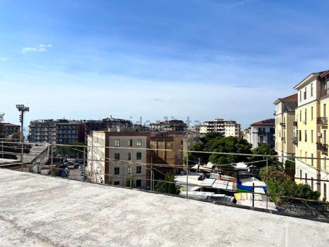 Appartamento in vendita a Salerno, Campania