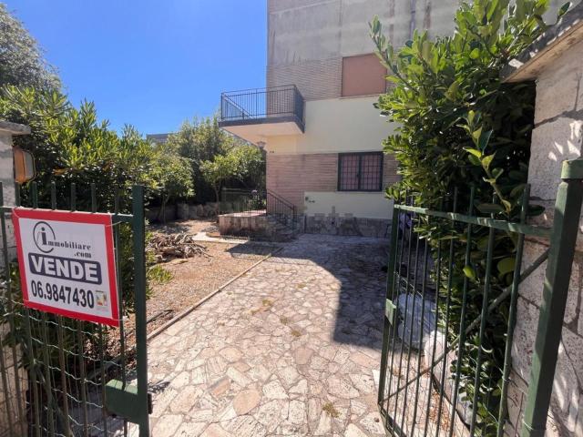 Appartamento in vendita a Lido di Enea, Roma Capitale