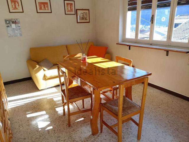 Appartamento in vendita a Primaluna, Lombardia