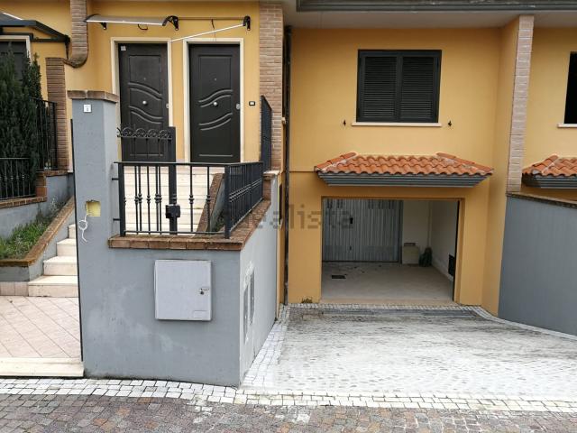 Appartamento in vendita a Rotondi, Campania