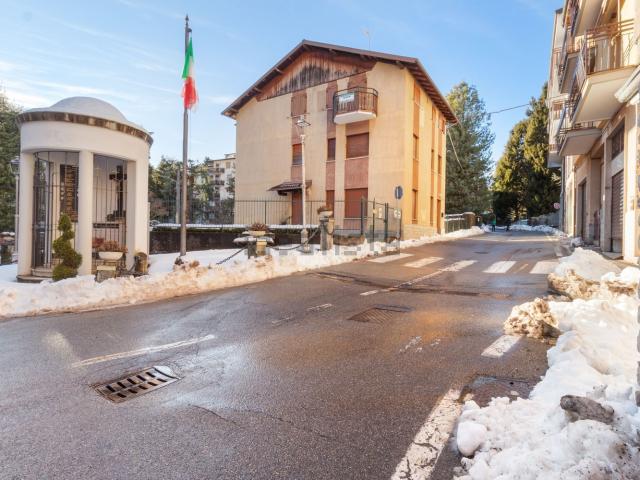 Appartamento in vendita a Moggio, Lombardia