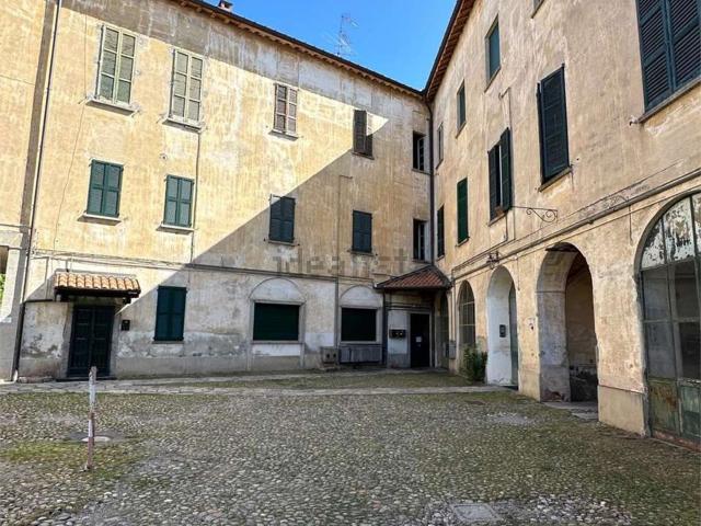 Appartamento in vendita a Comerio, Lombardia