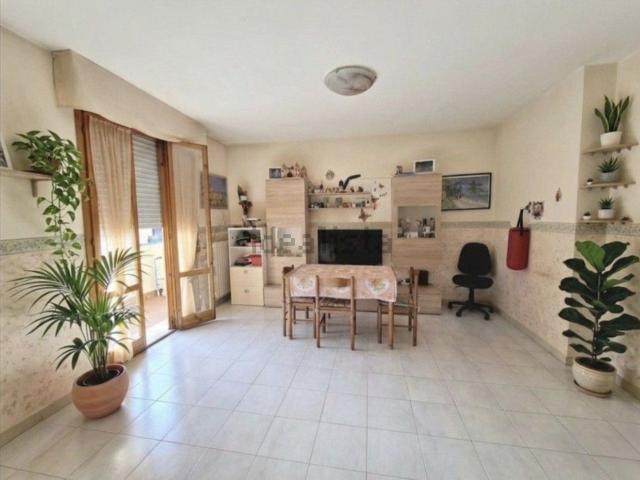 Appartamento in vendita a Terra di Mezzo, Re