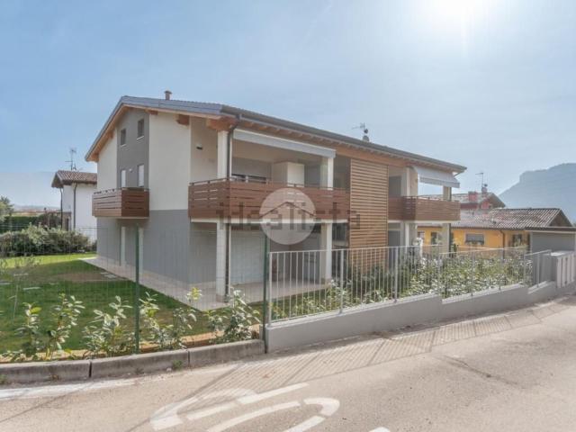 Appartamento in vendita a Costermano, Veneto