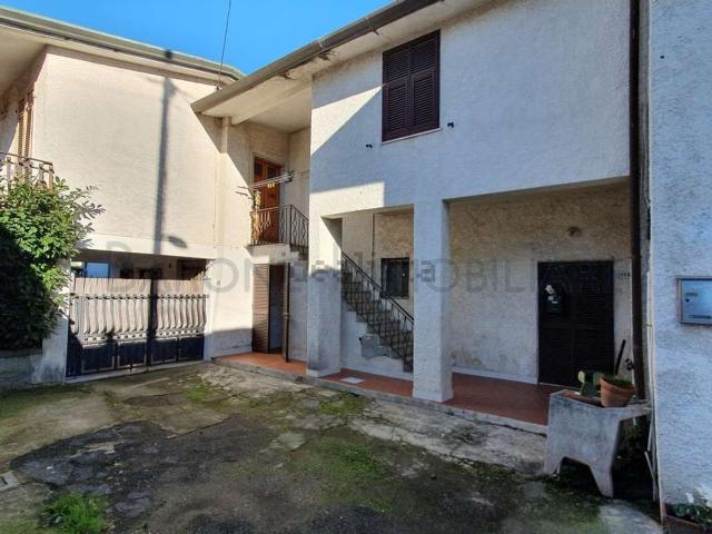 Appartamento in vendita a Quercioli, Marina Di Massa
