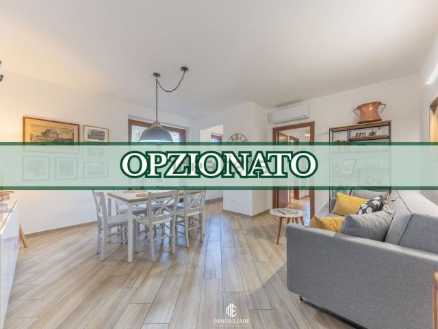 Appartamento in vendita a Valle Mazzone, Roma Capitale