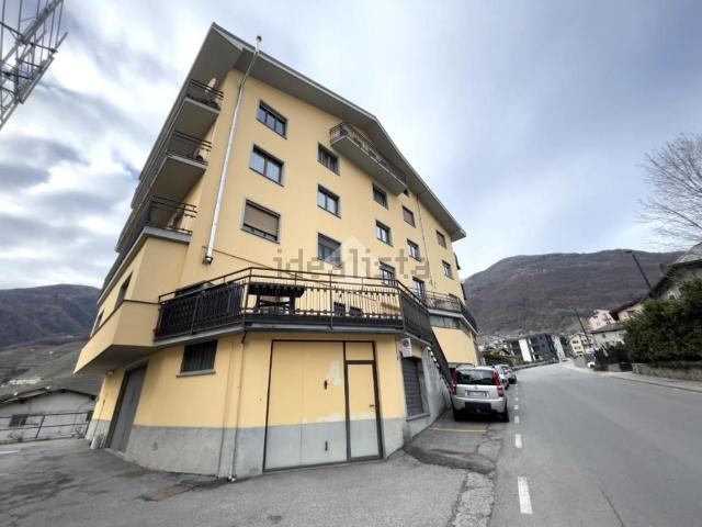 Appartamento in vendita a Bianzone, Lombardia
