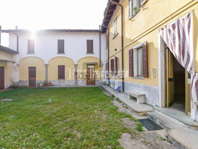 Appartamento in vendita a Castelmarte, Lombardia