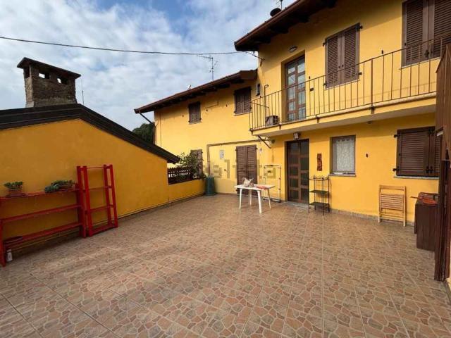 Appartamento in vendita a Borgnana, Cuasso al Monte