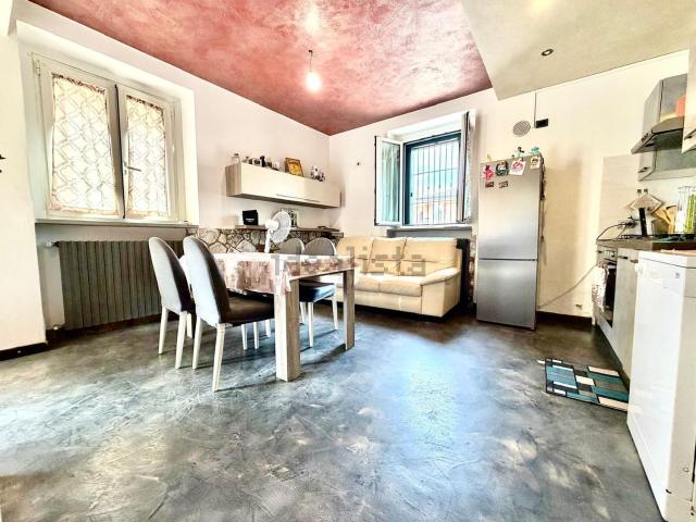 Appartamento in vendita a Valmorea, Lombardia