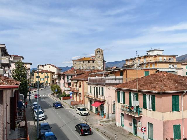 Appartamento in vendita a Bolano, Liguria
