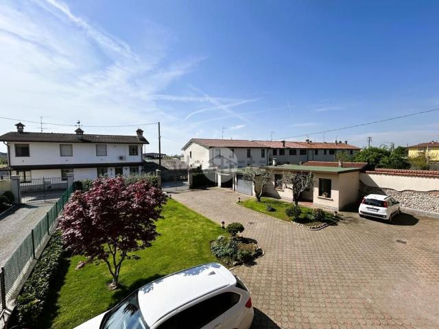 Appartamento in vendita a Villaggio Famiglia, Rovato