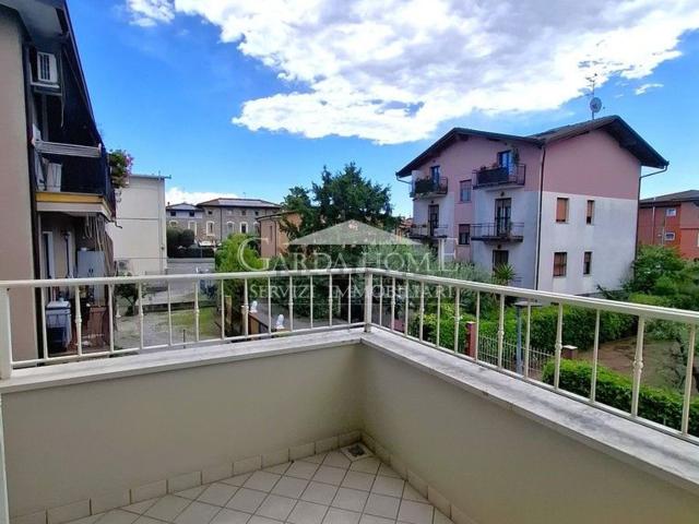 Appartamento in vendita a Desenzano Del Garda, Lombardia
