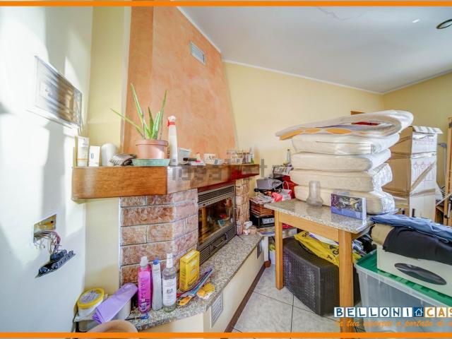 Appartamento in vendita a Castronno, Lombardia