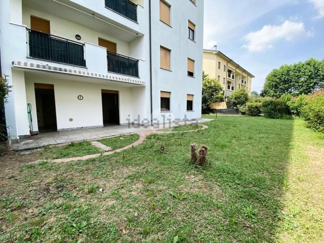 Appartamento in vendita a Villaggio Famiglia, Rovato