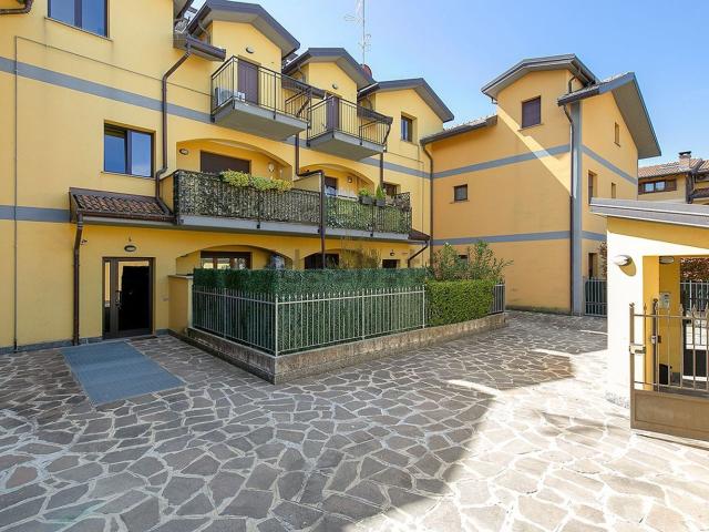 Appartamento in vendita a Cislago, Lombardia