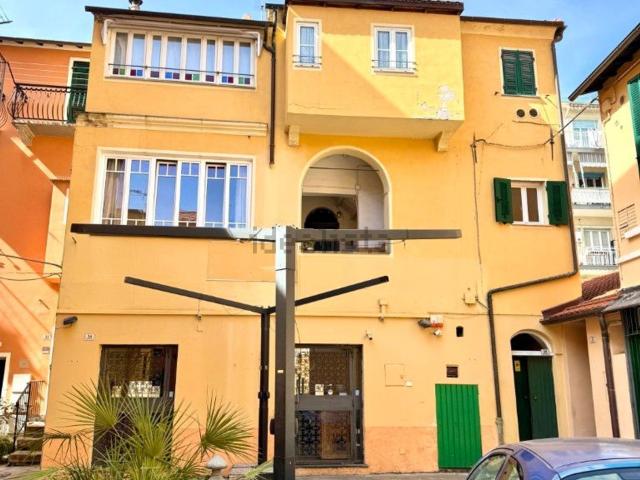 Appartamento in vendita a Borgo Marina, Imperia