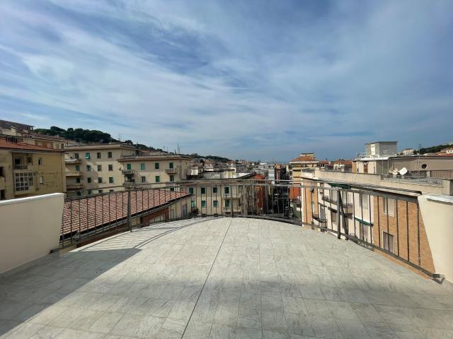 Attico in vendita a Passetto, Ancona