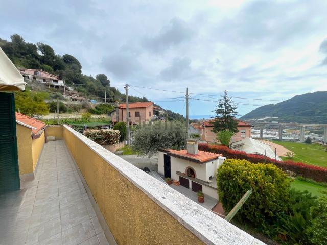 Appartamento in vendita a Camporosso, Liguria