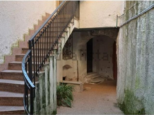 Appartamento in vendita a Follo Alto, Follo